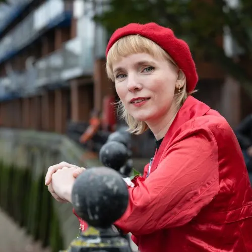 Tansy E Hoskins icon