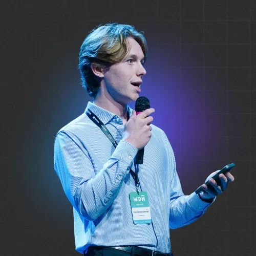 Salut, moi c'est Eloi.  icon