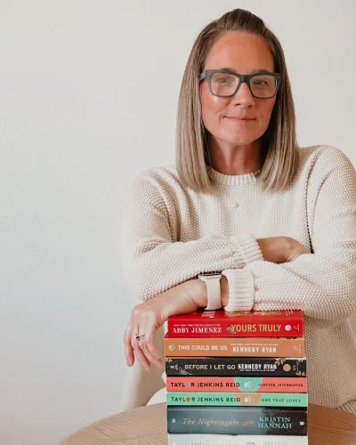 Nicole In Fiction icon