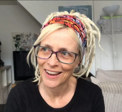 Chat from the Studio icon