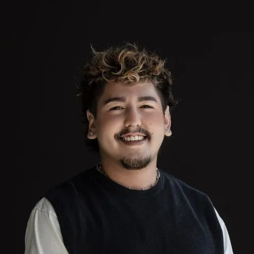 Lorenzo Gomes (he/him)