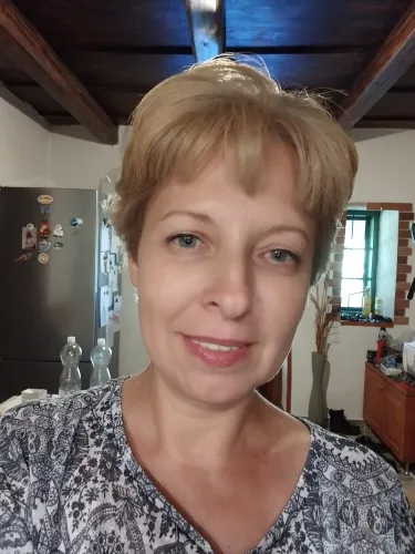 Éva Bak