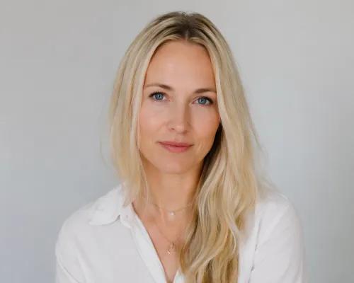 Victoria Bell