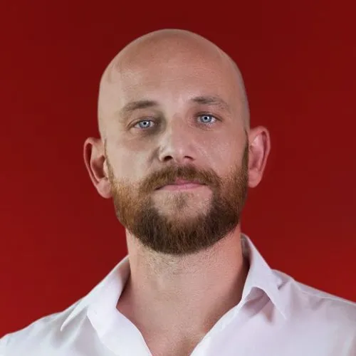 Razi Alakhdar - Marketing Manager